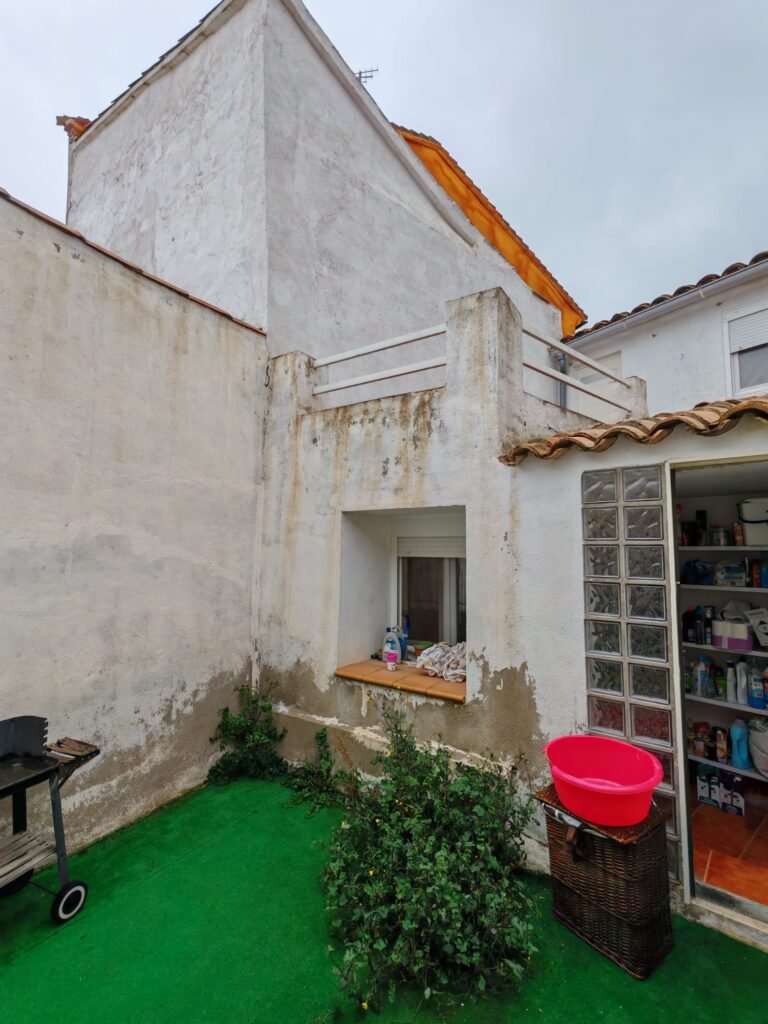 humedad en fachada exterior